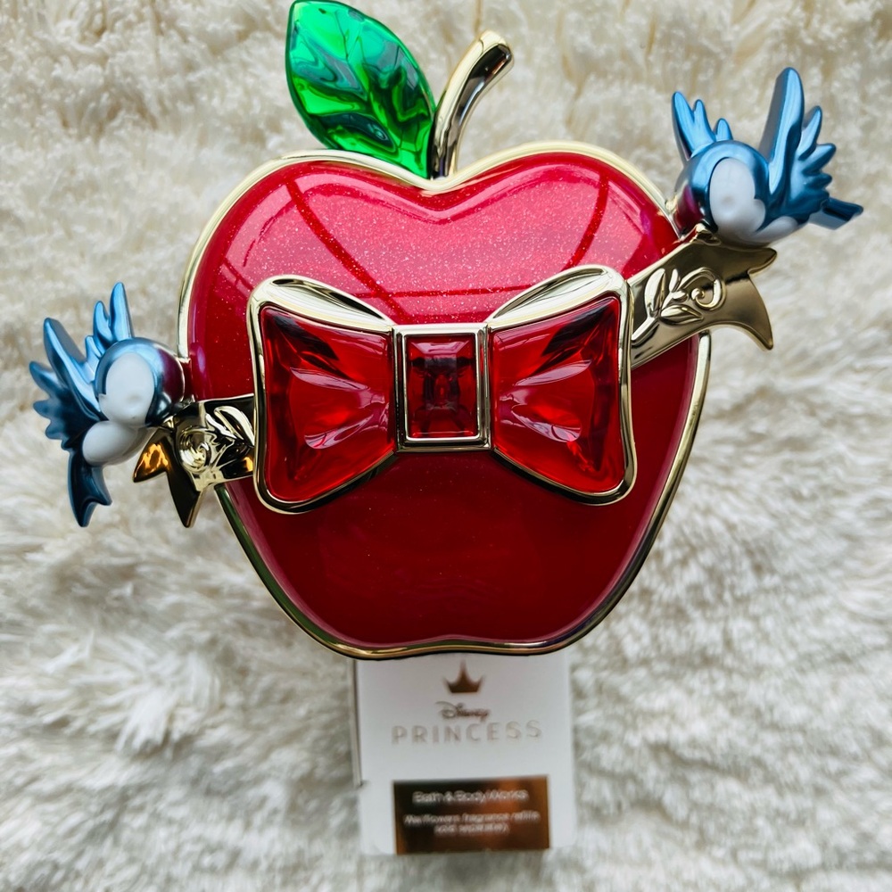 Bath and Body Works Snow White Wallflower Plug